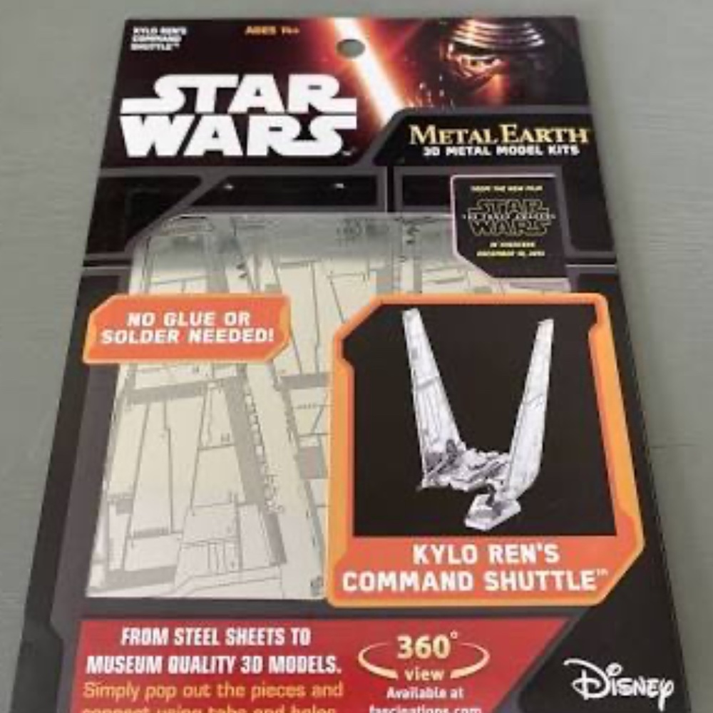 Star Wars Metal Earth Model Building Kit Kylo Ren's Command Shuttle